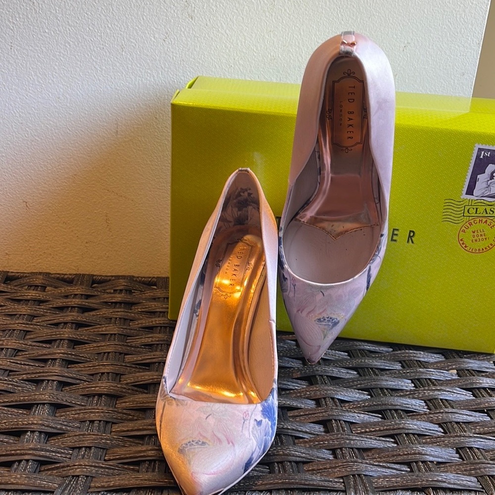 Ted Baker gorgeous pink floral heels with Rose gold accents.